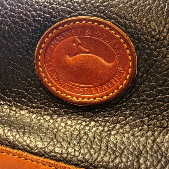 Vintage Dooney & Bourke 🦆EVC - Picture 15 of 15